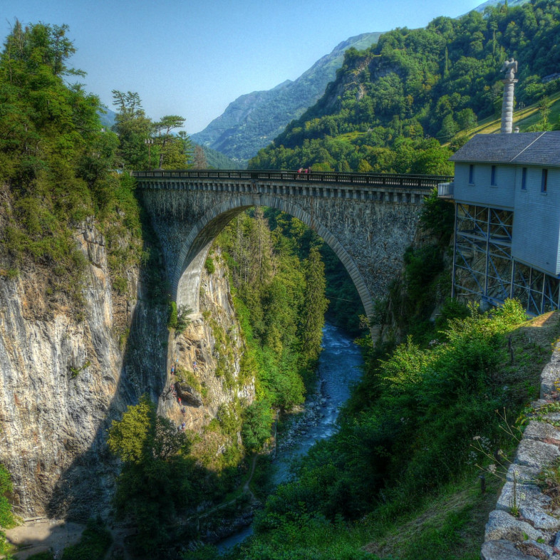 pont napoleon saut a lelastique luz 786x786 1