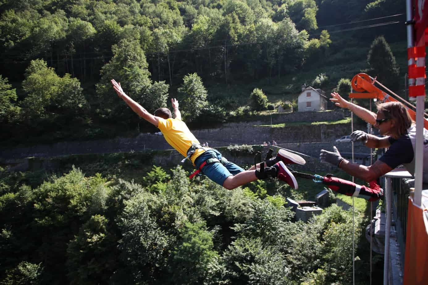 saut a lelastique proche de bordeaux aquitaine 33